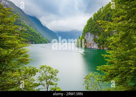 Der Konigssee Luftpanorama. Der Konigssee ist ein natürlicher See im Berchtesgadener Land des bayerischen Bundeslandes Stockfoto