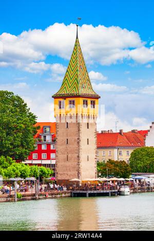 Der Mangturm oder Mangenturm ist ein alter Turm in der Altstadt von Lindau. Lindau ist eine große Stadt und Insel am Bodensee oder Bodensee in Bayern, Deutschland Stockfoto