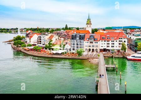 Friedrichshafen Altstadt Luftpanorama. Friedrichshafen ist eine Stadt am Ufer des Bodensees in Bayern. Stockfoto