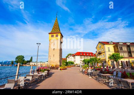 Der Mangturm oder Mangenturm ist ein alter Turm in der Altstadt von Lindau. Lindau ist eine große Stadt und Insel am Bodensee oder Bodensee in Bayern, Deutschland Stockfoto