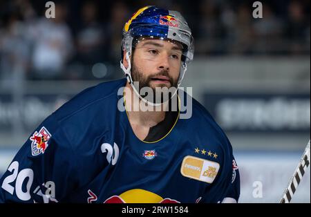 München, Deutschland. September 2023. Eishockey: DEL, EHC Red Bull München - Düsseldorfer EG, Hauptrunde, 1. Spieltag im Olympia-Eissportzentrum. Andreas Eder von München in Aktion. Quelle: Sven Hoppe/dpa/Alamy Live News Stockfoto