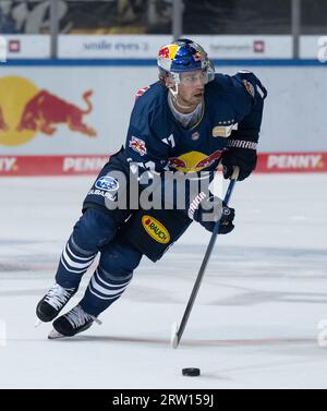 München, Deutschland. September 2023. Eishockey: DEL, EHC Red Bull München - Düsseldorfer EG, Hauptrunde, 1. Spieltag im Olympia-Eissportzentrum. Markus Eisenschmid aus München in Aktion. Quelle: Sven Hoppe/dpa/Alamy Live News Stockfoto