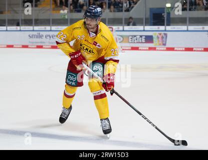 München, Deutschland. September 2023. Eishockey: DEL, EHC Red Bull München - Düsseldorfer EG, Hauptrunde, 1. Spieltag im Olympia-Eissportzentrum. Oliver Mebus von Düsseldorf in Aktion. Quelle: Sven Hoppe/dpa/Alamy Live News Stockfoto