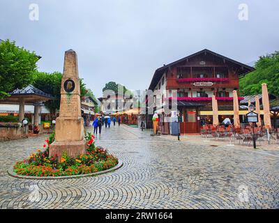 Schonau am Königssee, Deutschland - 30. Juni 2021: Luitpold von Bayern-Denkmal am Marktplatz in Königssee in Bayern Stockfoto