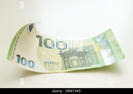 Detail der Euro-Banknote, Nahaufnahme des Euro-Geldes isoliert. Stockfoto