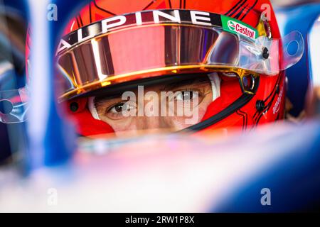 Singapur, Singapur. September 2023. OCON Esteban (fra), Alpine F1 Team A523, Portrait während des Formel 1 Singapore Grand Prix 2023, 15. Runde der Formel 1-Weltmeisterschaft 2023 vom 15. Bis 17. September 2023 auf dem Marina Bay Street Circuit in Singapur - Foto Florent Gooden/DPPI Credit: DPPI Media/Alamy Live News Stockfoto