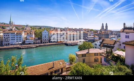 Panoramablick auf die Altstadt von zürich Stockfoto