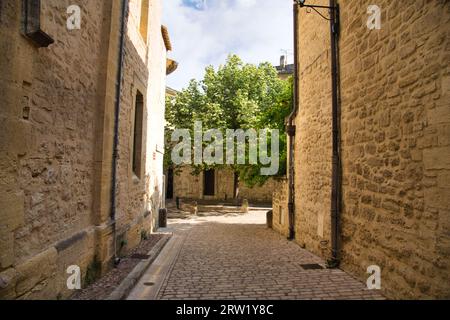 Die Gassen der kleinen französischen Stadt Uzès Stockfoto