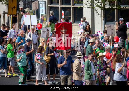 Köln, Deutschland. September 2023. Teilnehmer des „March for Life“-marsches durch die Kölner Innenstadt. Quelle: Thomas Banneyer/dpa/Alamy Live News Stockfoto