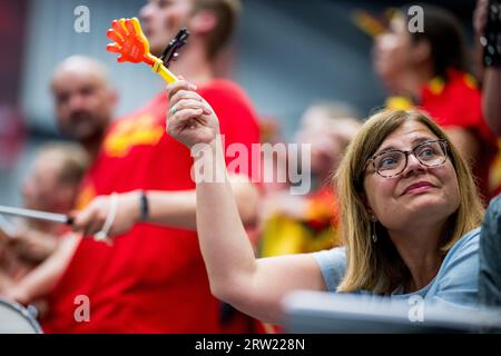 Hasselt, Belgien. September 2023. Fans während eines Spiels zwischen den belgischen Coppejans und Usbekisch Sultanow, dem ersten Spiel der Davis Cup World Group First Round Meeting zwischen Belgien und Usbekistan, Samstag, 16. September 2023, in Hasselt. BELGA FOTO JASPER JACOBS Credit: Belga News Agency/Alamy Live News Stockfoto