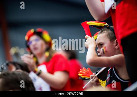 Hasselt, Belgien. September 2023. Fans während eines Spiels zwischen den belgischen Coppejans und Usbekisch Sultanow, dem ersten Spiel der Davis Cup World Group First Round Meeting zwischen Belgien und Usbekistan, Samstag, 16. September 2023, in Hasselt. BELGA FOTO JASPER JACOBS Credit: Belga News Agency/Alamy Live News Stockfoto