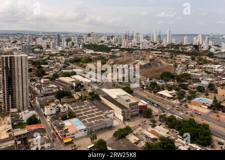 Medellin, Kolumbien - 17. April 2022: Luftaufnahme der Skyline von Cartagena de Indias, der kolumbianischen Karibik. Stockfoto