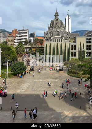 Medellin, Kolumbien - 15. April 2022: Rafael Uribe der Kulturpalast Uribe ist ein öffentliches Gebäude in Medellín, Kolumbien. Belgischer Architekt Agustín Goovaert Stockfoto