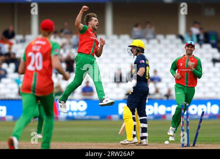 Wiaan Mulder aus Leicestershire feiert, nachdem er beim Metro Bank One-Day Cup Finale in Trent Bridge, Nottingham, das Wicket von Fletcha Middleton Hampshire gewonnen hat. Bilddatum: Samstag, 16. September 2023. Stockfoto