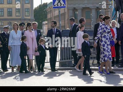 Stockholm, Schweden. September 2023. STOCKHOLM 20230916 – Madeleine, Prinzessin Sofia mit den Söhnen Prinz Alexander und Prinz Gabriel, Prinz Carl Philip, Prinz Daniel, Prinzessin Estelle, Prinz Oscar und Kronprinzessin Victoria kommen am 16. September 2023 zum Jubiläumskonzert auf Norrbro in Stockholm, Schweden, im Zusammenhang mit der 50. Jubiläumsfeier des Thronantritts von König Carl XVI. Gustaf. Foto: Henrik Gustafsson Nicander/TT/Code 10510 Credit: TT News Agency/Alamy Live News Stockfoto