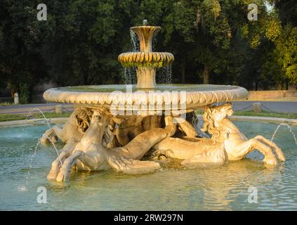 Springbrunnen der Seepferde (Fontana dei Cavalli Marini), Park Villa Borghese, Rom, Italien Stockfoto