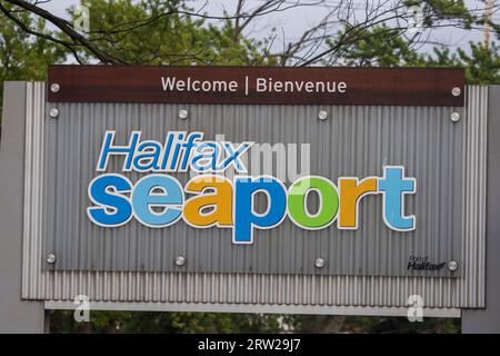 Halifax Seaport Cruise Ship Terminal Schild am Wasser mit wichtigen Sehenswürdigkeiten, Informationen und Wahrzeichen. HALIFAX, NOVA SCOTIA Stockfoto