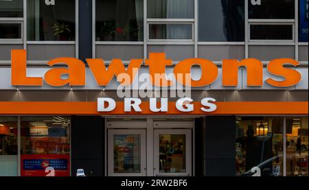 LAWTONS DRUGS Pharmacy Store Front. Eine kanadische Drogeriekette, die im Besitz von Sobeys ist. HALIFAX, NOVA SCOTIA, KANADA Stockfoto