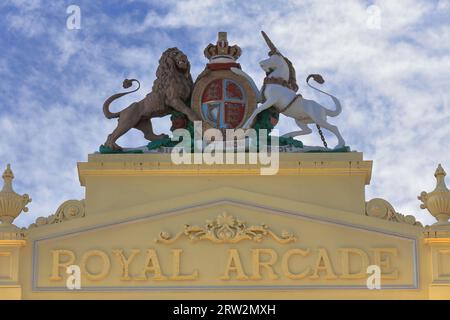 936 königliches Wappen des Vereinigten Königreichs auf der Bourke St.Facade der Royal Arcade, Australiens ältester erhaltener Einkaufspassage. Melbourne. Stockfoto