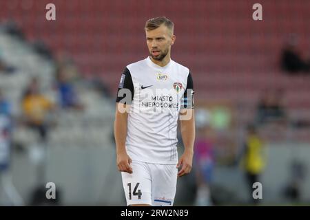 Jakub Serafin aus Puszcza Niepolomice, gesehen während des polnischen PKO Ekstraklasa League 2023/2024 Fußballspiels zwischen Puszcza Niepolomoce und Slask Wroclaw im Cracovia Stadion. Endnote: Puszcza Niepolomice 1:3 Flasche Breslau. Stockfoto