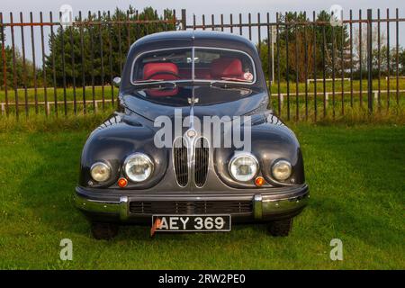 1952 50er Jahre Grey Bristol (BLMC) 401 Benzinmotor mit 1971 ccm Sechszylinder und drei Vergasern. Ocean Speed Revival Southport Sprint auf dem Marine Drive. Klassisch und schnell auf einer geschlossenen öffentlichen Straße Coastal Road historischer Sprint Course, Merseyside, Großbritannien Stockfoto