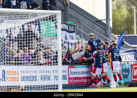 Falkirk, Schottland. 16. September 2023. Falkirk feiert sein Tor mit den Fans Falkirk vs Queen of the South, Cinch League One Credit: Raymond Davies / Alamy Live News Stockfoto