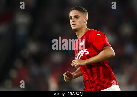 EINDHOVEN - Joey Veerman von PSV Eindhoven während des niederländischen Eredivisie-Spiels zwischen PSV Eindhoven und NEC Nijmegen im Phillips-Stadion am 16. September 2023 in Eindhoven, Niederlande. ANP BART STOUTJESDIJK Stockfoto