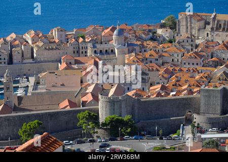 Stadtmauern und Altstadt von Dubrovnik, Kroatien Stockfoto