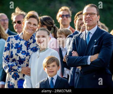 Stockholm, Schweden. September 2023. Kronprinzessin Victoria, Prinz Daniel, Prinzessin Estelle und Prinz Oscar von Schweden in Stockholm, am 16. September 2023, um an einem Jubiläumskonzert auf Norrbro teilzunehmen, das von der Stadt Stockholm anlässlich des 50. Jubiläums von König Carl Gustaf veranstaltet wurde: Albert Nieboer/Netherlands OUT/Point de Vue OUT/dpa/Alamy Live News Stockfoto