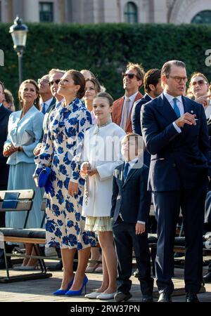 Stockholm, Schweden. September 2023. Kronprinzessin Victoria, Prinz Daniel, Prinzessin Estelle und Prinz Oscar von Schweden in Stockholm, am 16. September 2023, um an einem Jubiläumskonzert auf Norrbro teilzunehmen, das von der Stadt Stockholm anlässlich des 50. Jubiläums von König Carl Gustaf veranstaltet wurde: Albert Nieboer/Netherlands OUT/Point de Vue OUT/dpa/Alamy Live News Stockfoto