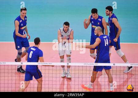 Rom, Italien. September 2023. Fabio Balaso aus Italien feiert mit Teekameraden das Finale des CEV EuroVolley Men 2023 zwischen Italien und Polen im Palazzetto dello Sport in Rom (Italien), 16. September 2023. Quelle: Insidefoto di andrea staccioli/Alamy Live News Stockfoto