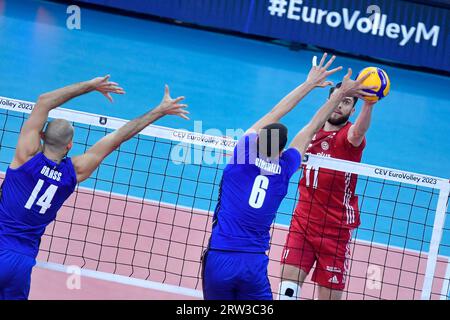 Rom, Italien. September 2023. Aleksander Sliwka aus Polen und Simone Giannelli aus Italien während des CEV EuroVolley Men-Endspiels 2023 zwischen Italien und Polen im Palazzetto dello Sport in Rom (Italien), 16. September 2023. Quelle: Insidefoto di andrea staccioli/Alamy Live News Stockfoto