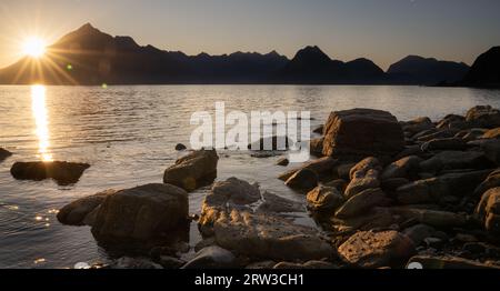 Cullin Hills ab Elgol Beach Sundown Stockfoto
