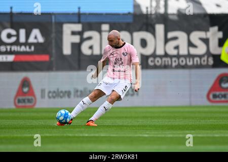 Ascoli Piceno, Italien. September 2023. Palermo F.C.â&#x80;&#x99;s Fabio Lucioni während des italienischen BKT-Fußballspiels Ascoli Calcio gegen Palermo F.C. im Stadio Cino e Lillo Del Duca Stadium, Ascoli Piceno, Italien, 16. September 2023 Credit: Independent Photo Agency/Alamy Live News Stockfoto