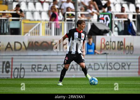 Ascoli Piceno, Italien. September 2023. Ascoli Calcioâ&#x80;&#x99;s Francesco Di Tacchio während des italienischen Fußballspiels der Serie BKT Ascoli Calcio gegen Palermo F.C. im Stadio Cino e Lillo Del Duca Stadium, Ascoli Piceno, Italien, 16. September 2023 Credit: Independent Photo Agency/Alamy Live News Stockfoto