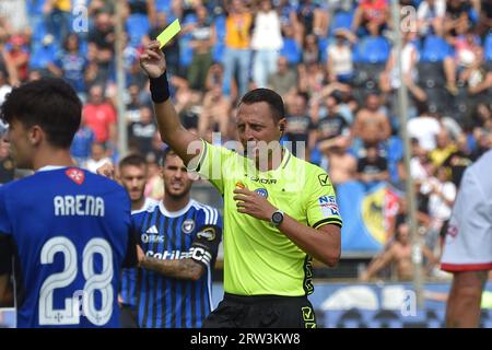 Pisa, Italien. September 2023. Der Schiedsrichter Rosario Abisso während des Spiels Pisa SC gegen SSC Bari, italienische Fußball-Serie B in Pisa, Italien, 16. September 2023 Credit: Independent Photo Agency/Alamy Live News Stockfoto