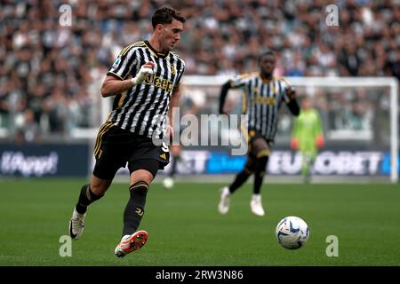 Turin, Italien. September 2023. Dusan Vlahovic von Juventus FC in Aktion während des Fußballspiels der Serie A zwischen Juventus FC und SS Lazio im Juventus Stadion in Turin (Italien), 16. September 2023. Quelle: Insidefoto di andrea staccioli/Alamy Live News Stockfoto