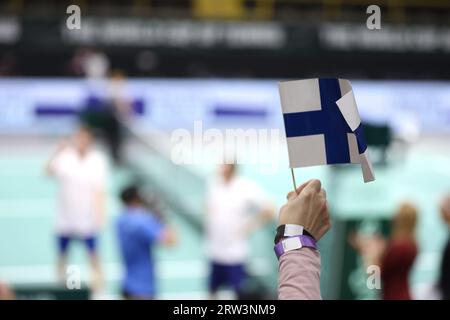 Zagreb, Kroatien. September 2023. Finnland Supporters feiert, nachdem das finnische Team am 16. September 2023 in Split, Kroatien, ein Match im Davis Cup Finals Group D Stage Match 2023 zwischen den USA und Finnland im Arena Gripe Sports Centre gewonnen hat. Foto: Sanjin Strucic/PIXSELL Credit: Pixsell/Alamy Live News Stockfoto