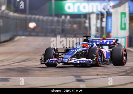 Singapur, Singapur. September 2023. Esteban Ocon of France fährt den (31) Alpine A523 Renault während des Qualifikationslaufes vor dem F1 Grand Prix von Singapur auf dem Marina Bay Street Circuit. Quelle: SOPA Images Limited/Alamy Live News Stockfoto