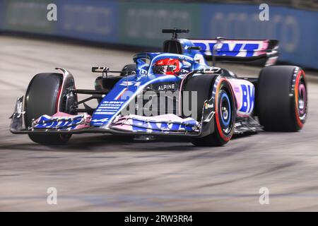 Singapur, Singapur. September 2023. Esteban Ocon of France fährt den (31) Alpine A523 Renault während des Qualifikationslaufes vor dem F1 Grand Prix von Singapur auf dem Marina Bay Street Circuit. Quelle: SOPA Images Limited/Alamy Live News Stockfoto