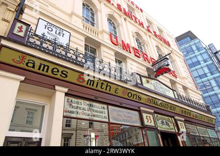 James Smith & Sons umbrellas, gegründet 1830, Hazelwood House, 53 New Oxford St, London, WC1A 1BL Stockfoto