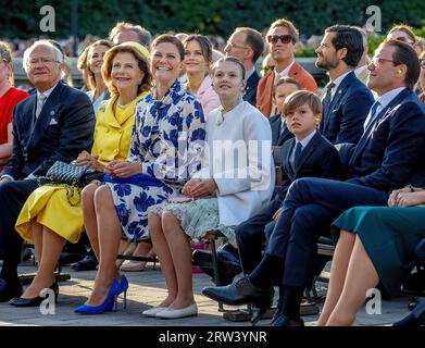 Stockholm, Schweden. September 2023. König Carl Gustaf und Königin Sylvia von Schweden, Kronprinzessin Victoria, Prinz Daniel, Prinzessin Estelle und Prinz Oscar von Schweden, Prinz Carl Philip, Prinzessin Sofia und Prinz Alexander von Schweden am 16. September 2023 in Stockholm, um an einem Jubiläumskonzert auf Norrbro teilzunehmen, organisiert von der Stadt Stockholm anlässlich des 50. Jubiläums von König Carl Gustaf: Albert Nieboer/Netherlands OUT/Point de Vue OUT/dpa/Alamy Live News Stockfoto