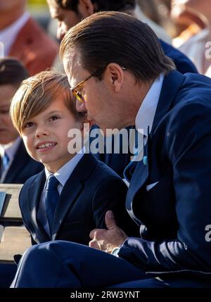 Stockholm, Schweden. September 2023. Prinz Daniel und Prinz Oscar von Schweden in Stockholm, am 16. September 2023, um an einem Jubiläumskonzert auf Norrbro teilzunehmen, das von der Stadt Stockholm anlässlich des 50. Jubiläums von König Carl Gustaf veranstaltet wurde: Albert Nieboer/Netherlands OUT/Point de Vue OUT/dpa/Alamy Live News Stockfoto