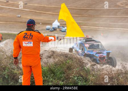 Fontaine Fourches, Frankreich. September 2023. commissaire, marshall während der 31. Ausgabe des 24 Heures Tout Terrain de France, vom 16. Bis 17. September 2023 auf dem Circuit de Fontaine Fourches in Fontaine-Fourches, Frankreich - Foto Damien Saulnier/DPPI Credit: DPPI Media/Alamy Live News Stockfoto