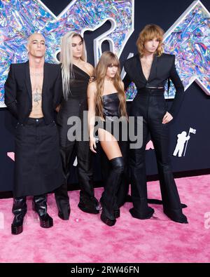 September 2023, Newark, NJ, USA: Damiano David, Ethan Torchio, Victoria de Angelis und Thomas Raggi aus Maneskin nehmen an den MTV Video Music Awards 2023 im Prudential Center in Newark, New Jersey, Teil. (Credit Image: © Photo Image Press via ZUMA Press Wire) NUR REDAKTIONELLE VERWENDUNG! Nicht für kommerzielle ZWECKE! Stockfoto