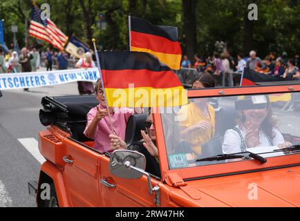 New York , New York USA 09/16/2023 : die 66. Jährlich stattfindende deutsch-amerikanische Steuben-Parade in New York City marschiert auf der 5th Avenue. Stockfoto