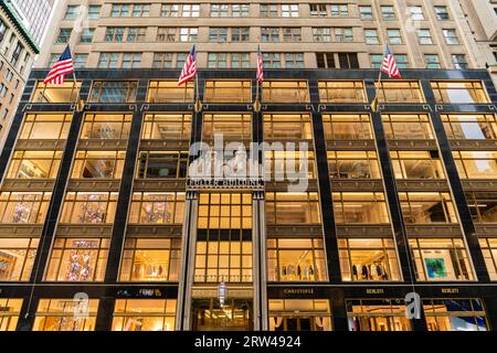 New York City, USA - 9. Juli 2023: Flatiron Building oder Fuller Building at 175 5th Ave Perspective View Stockfoto