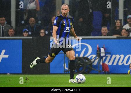 Carlos Augusto (FC Inter) während des italienischen Meisterschafts-A-Fußballspiels zwischen dem FC Internazionale und dem AC Mailand am 16. September 2023 im Giuseppe Meazza Stadion in Mailand, Italien Stockfoto