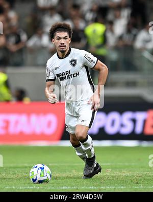 Belo Horizonte, Brasilien. September 2023. Arena MRV Adryelson do Botafogo, während des Spiels zwischen Atletico Mineiro und Botafogo, in der 23. Runde der brasilianischen Meisterschaft, in der Arena MRV, diesen Samstag 16. 30761 (Gledston Tavares/SPP) Credit: SPP Sport Press Photo. Alamy Live News Stockfoto