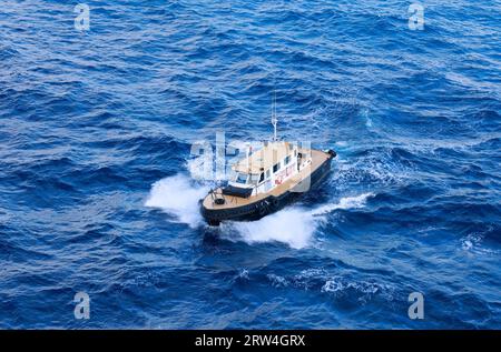 Lotsenboot entlang auf die Wasserfläche der Hafen von Key West, Florida, USA Stockfoto